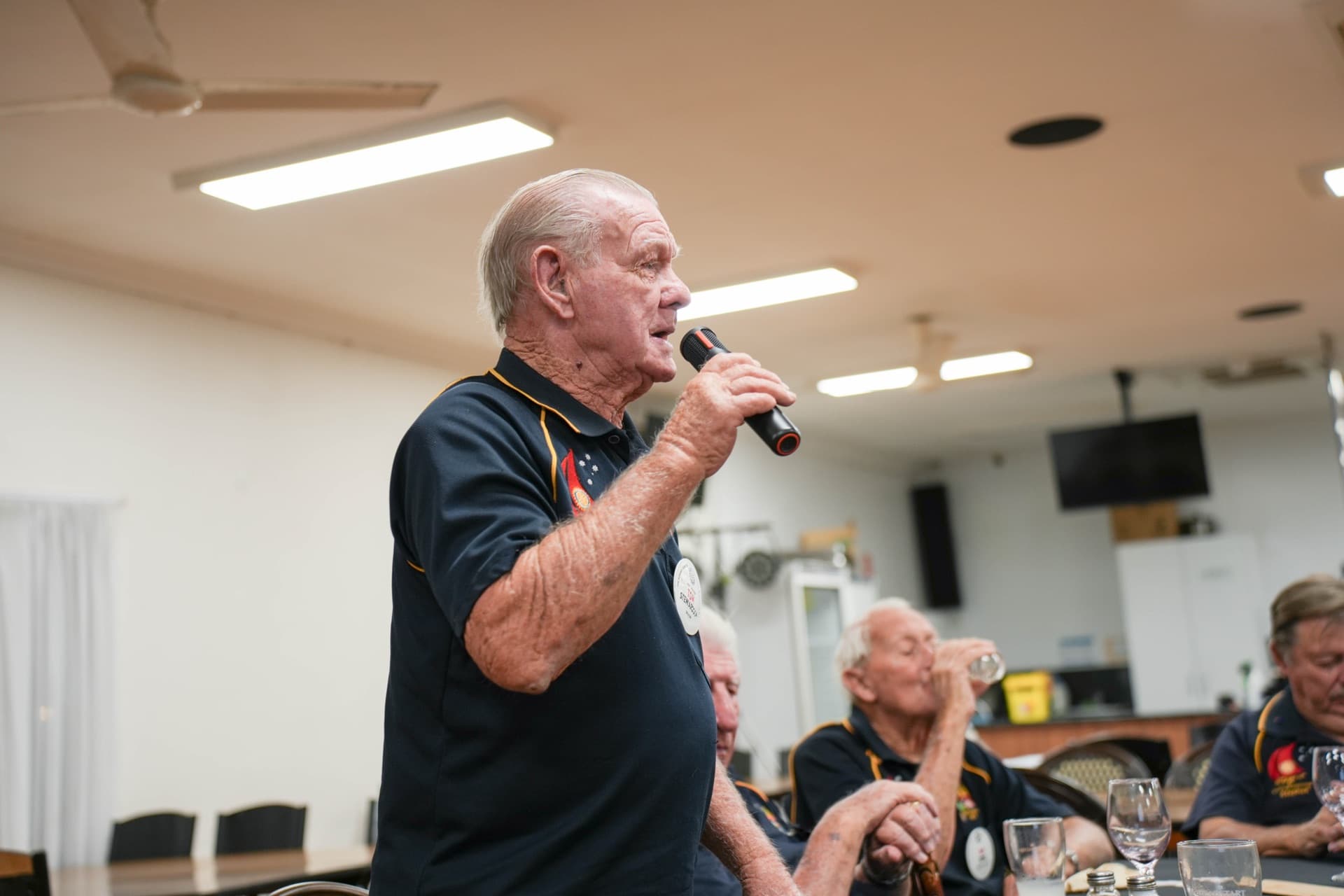 Member at the microphone